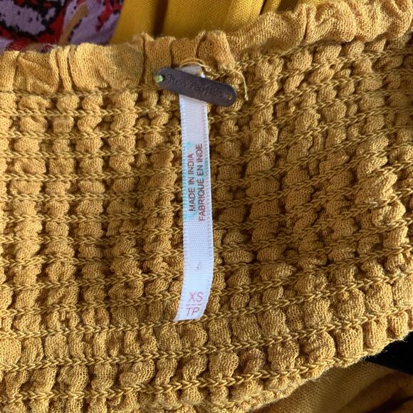 FREE PEOPLE Jumpsuit XS‎ Falling Flowers Off Shoulder Wide Leg Boho Flowy Sleeve - Picture 14 of 15